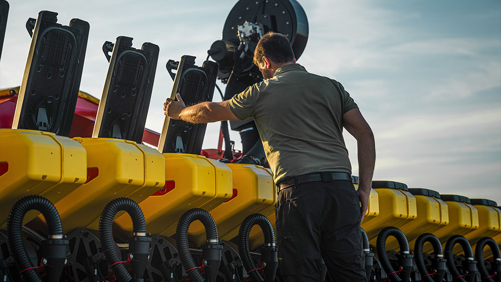 Seed hopper on Väderstad row unit generation II for Tempo and Proceed