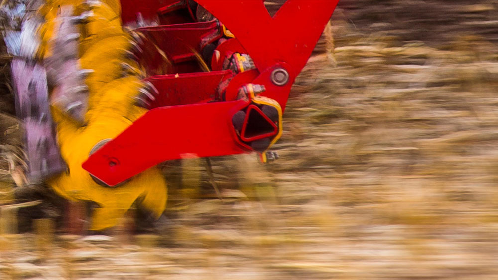 Close-up of the Väderstad CrossCutter Knife working the soil