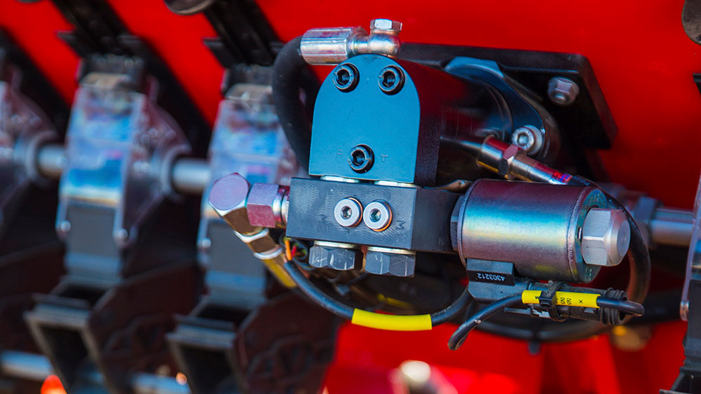 Rapid seed drill hydraulic metering