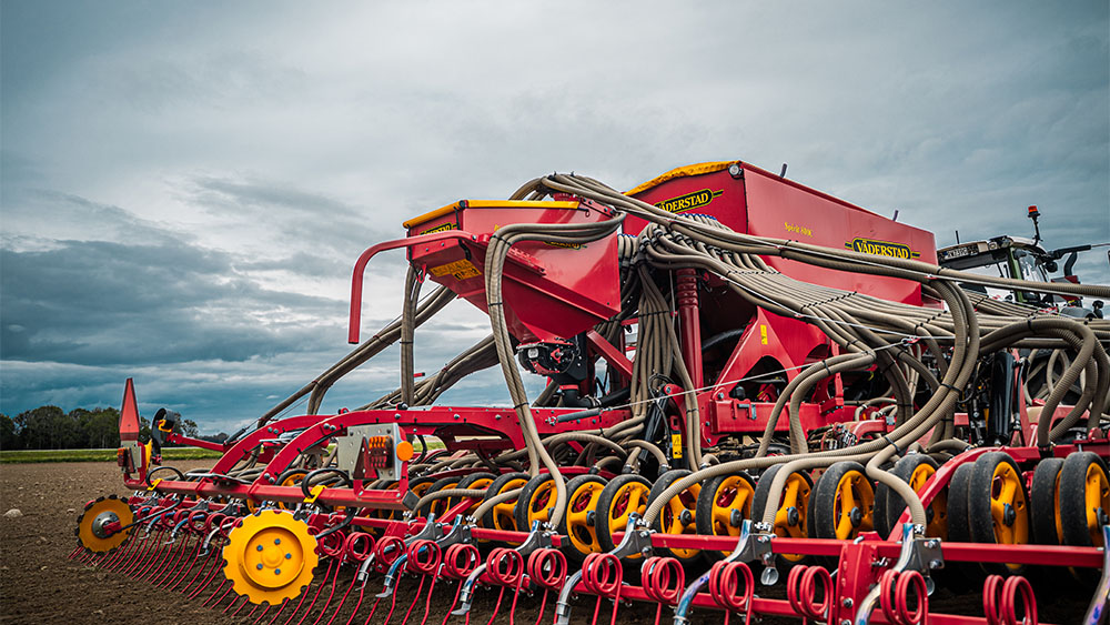 Väderstad Spirit saves passes with BioDrill