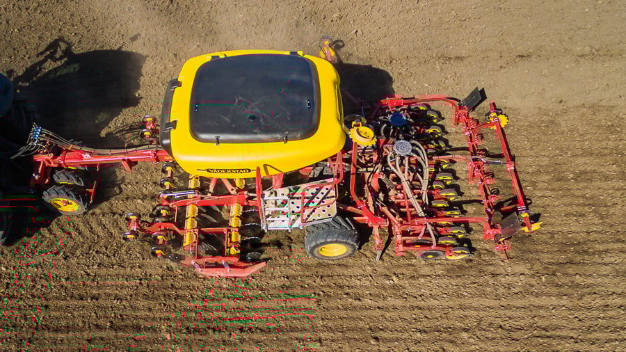 Väderstad Spirit 300R in field