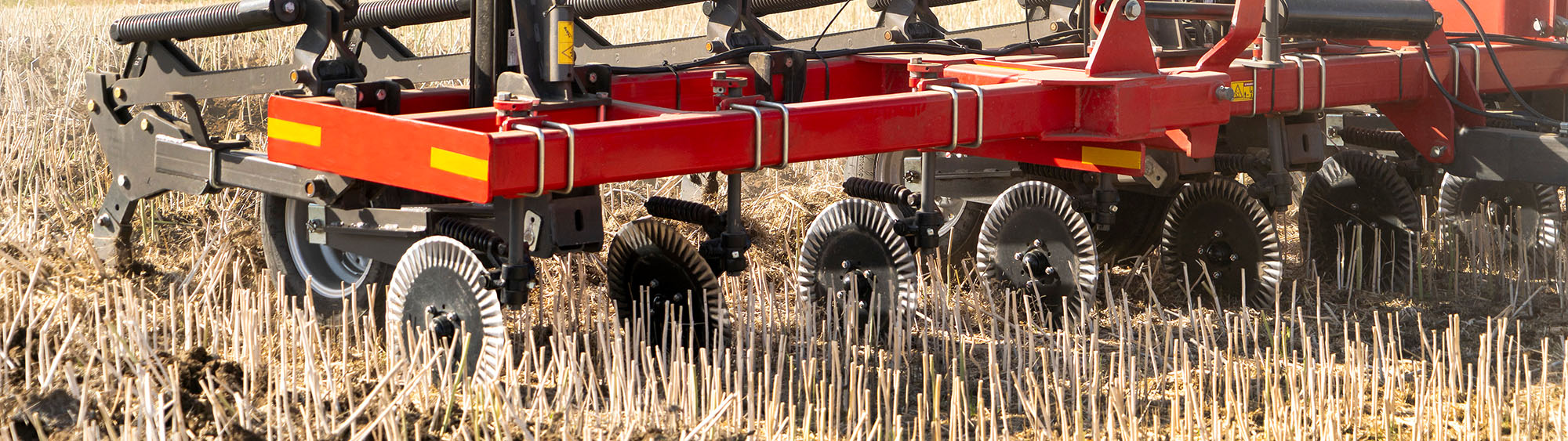 Close-up on the Wil-RIch 357 Inline Ripper working the field