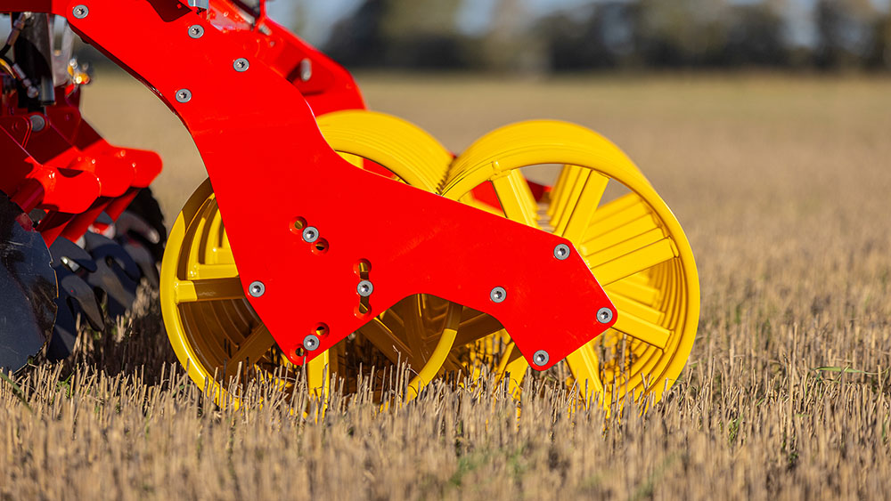 Rubber suspended packer