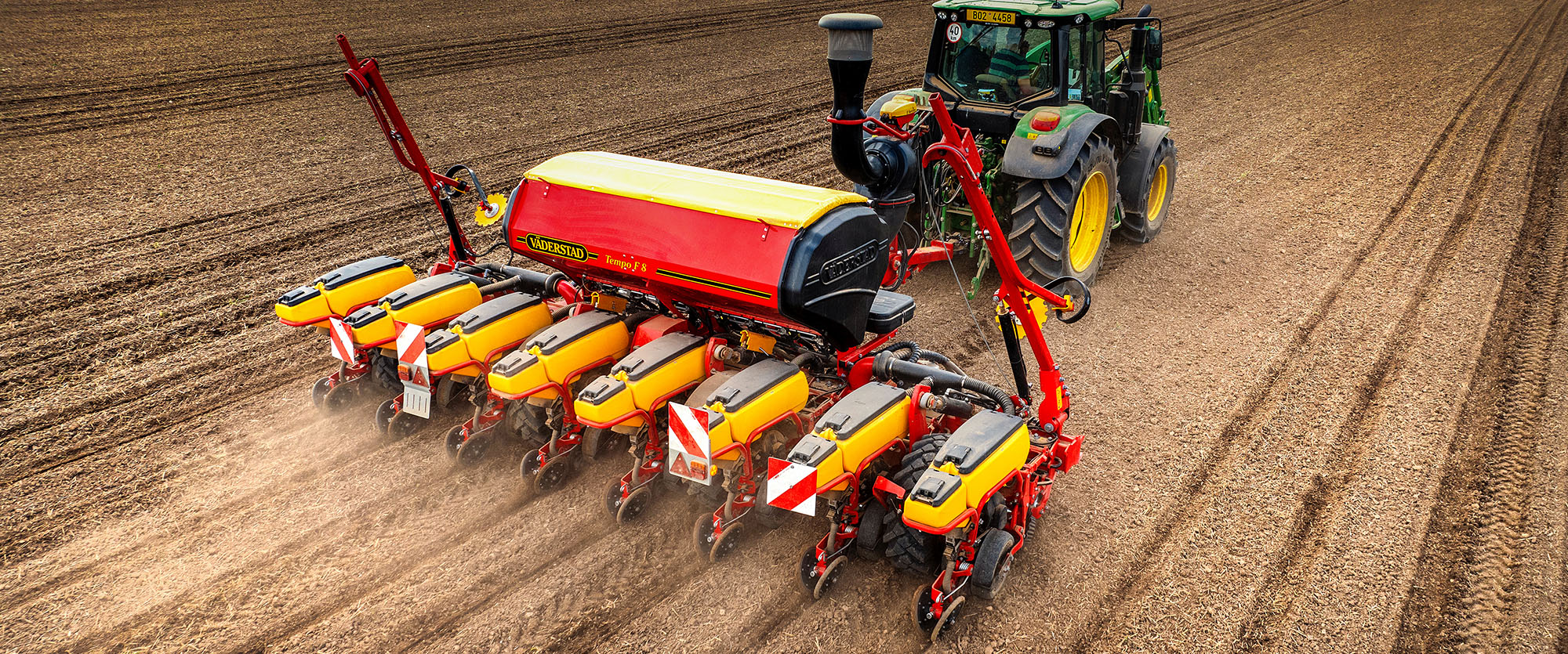 Väderstad Tempo F planter in a field