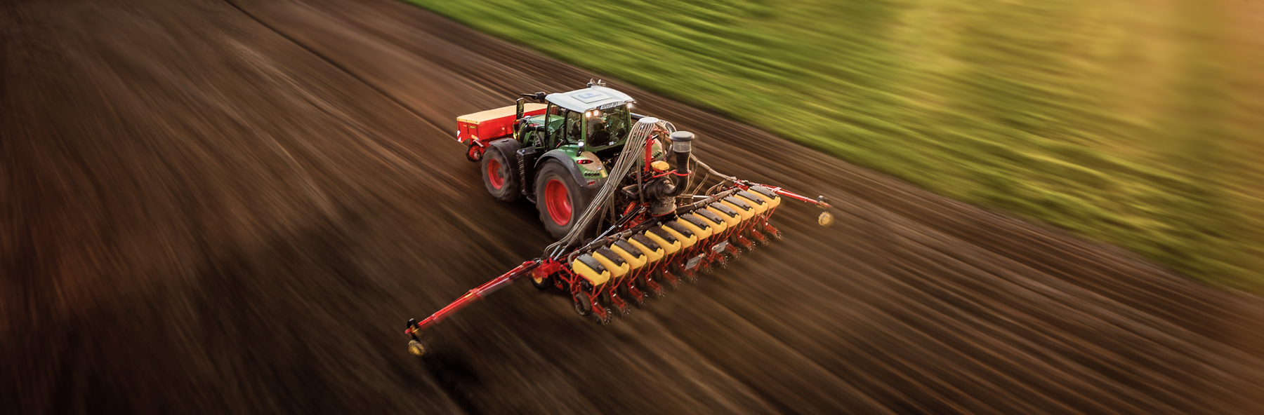 Väderstad Tempo in field