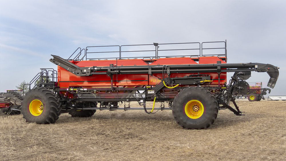 Väderstad Precision Delivery Air Cart 1000 in a field