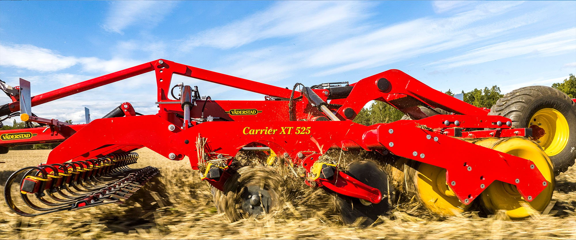 Väderstad Carrier XT trailed disc cultivator in a field