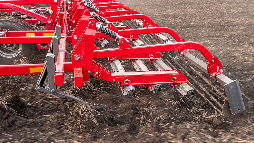 Close-up on the levelling attachments on a Wil-Rich XL2 field cultivator