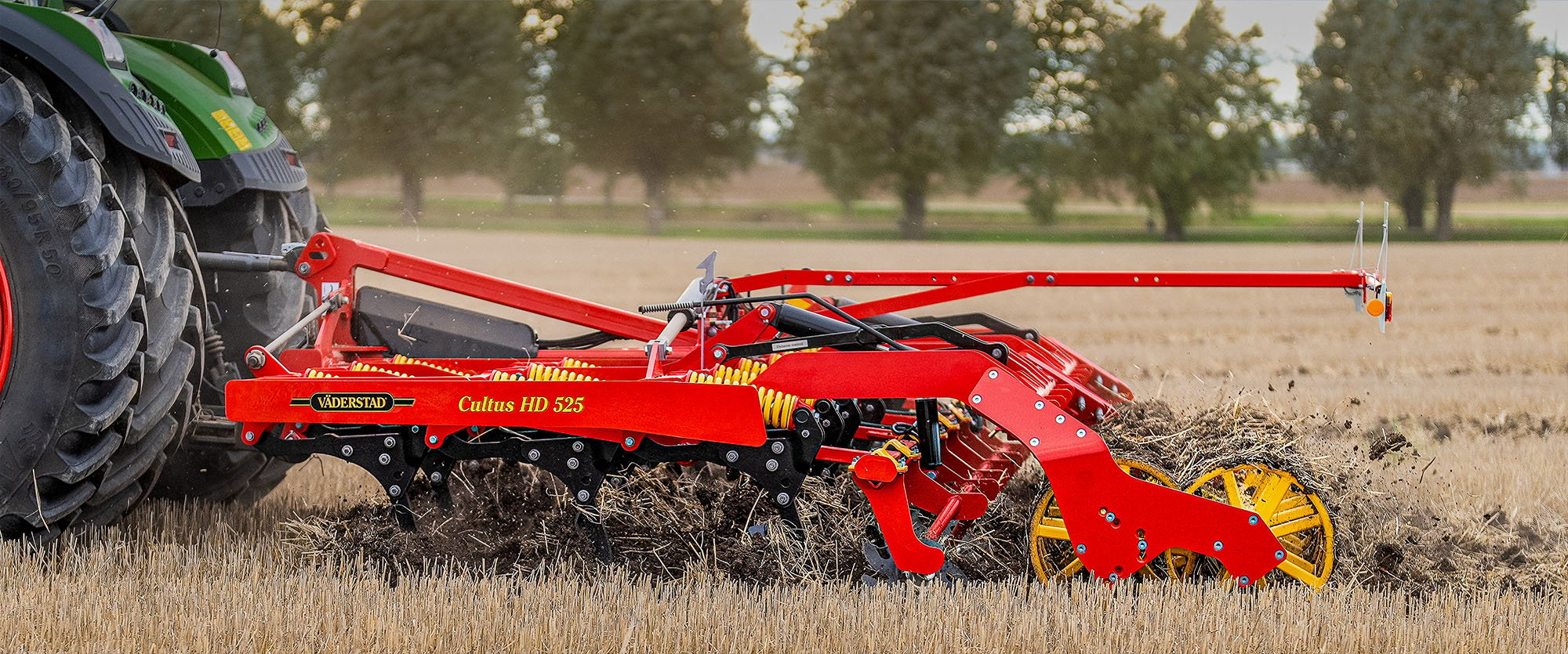 Väderstad Cultus tine cultivator in a field